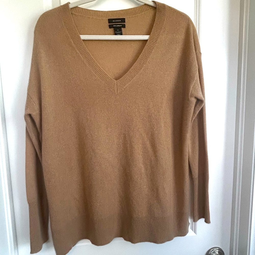 Halogen camel v neck cashmere sweater. Size XS. Excellent condition.